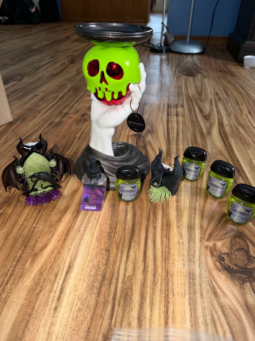 Bath & Body Works Disney Villains Poison Apple holder Wallflower pocket bac lot